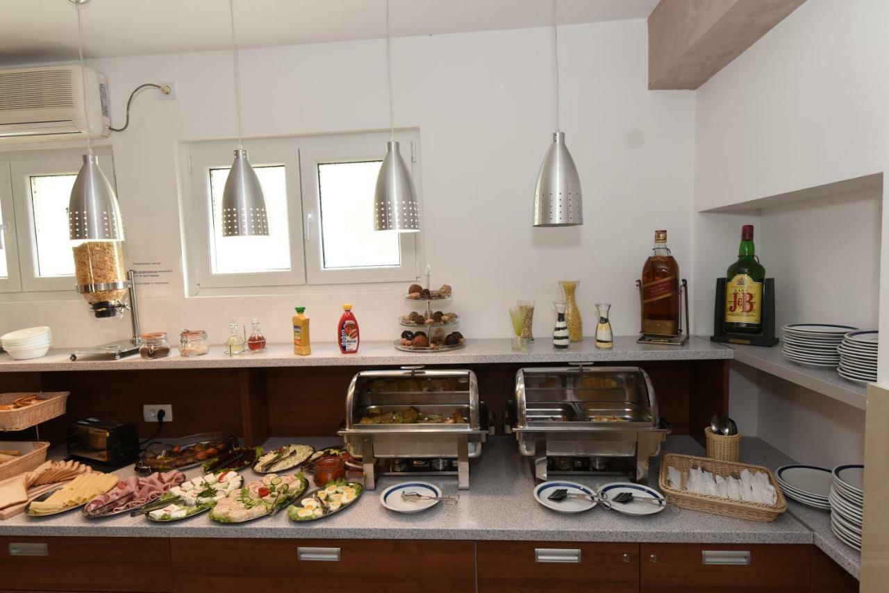 Guest House Zec بودفا المظهر الخارجي الصورة