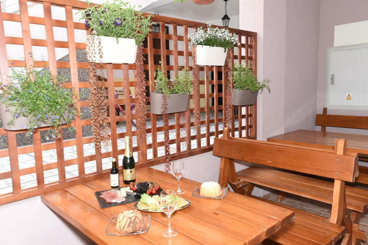 Guest House Zec بودفا المظهر الخارجي الصورة